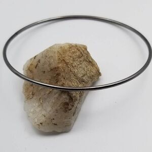 Elated vow round bracelet bangle